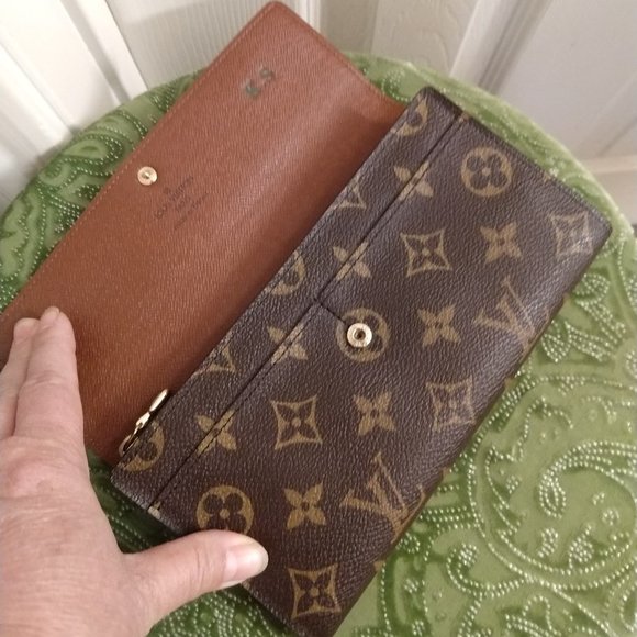 Louis Vuitton Sarah Monogram Wallet - Picture 8 of 16